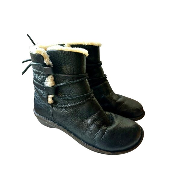 UGG Caspia Black Leather Shearling Lace-Up Winter Boots Women’s Size 7 (EU 38) - Picture 2 of 9